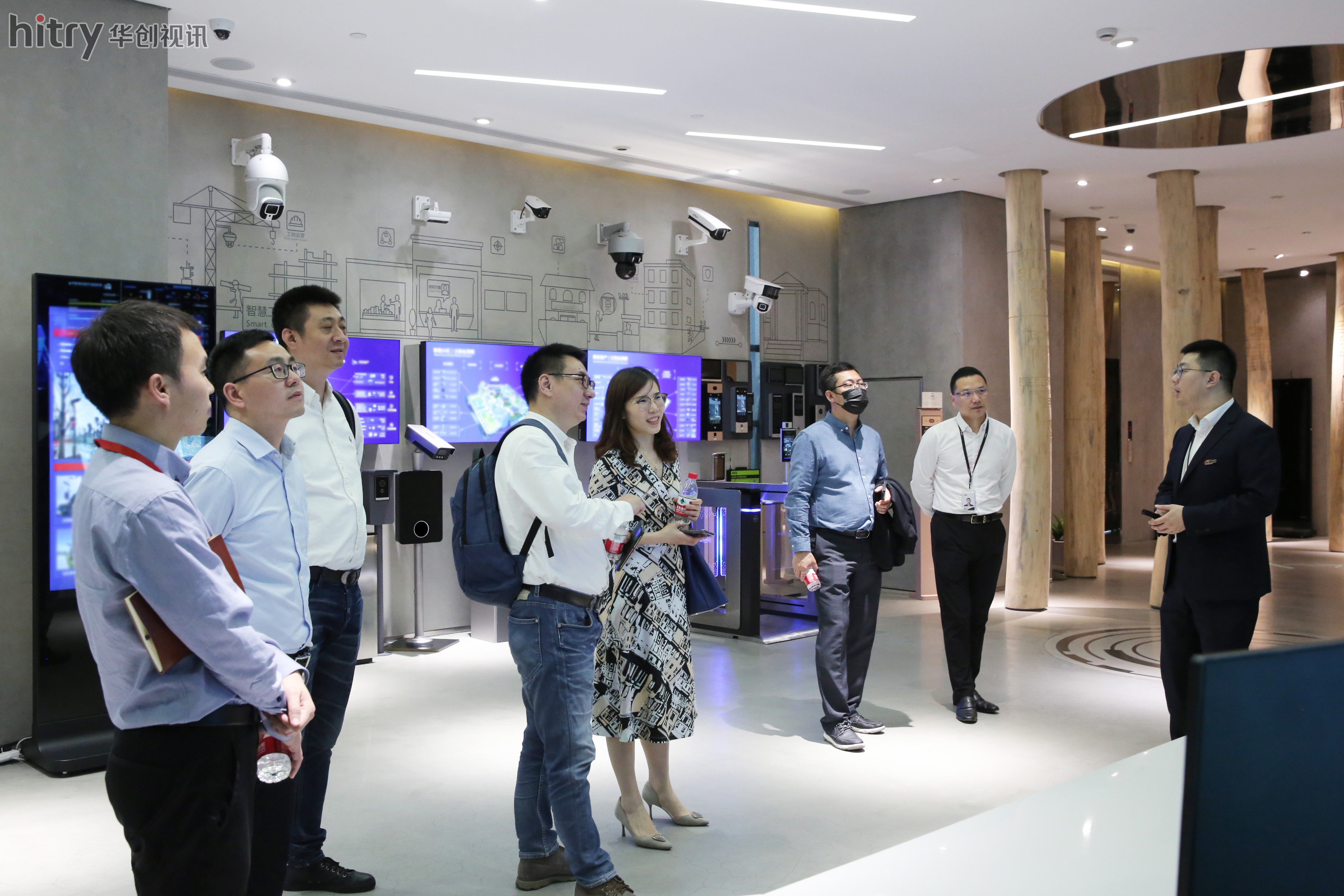 image 04feea10d8b569ee.jpg